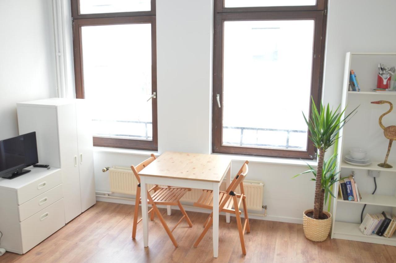 Awesome Studio In Marolles Apartment บรัสเซลส์ ภายนอก รูปภาพ