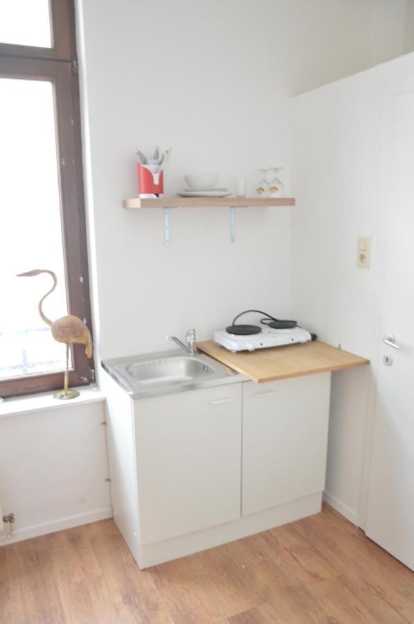 Awesome Studio In Marolles Apartment บรัสเซลส์ ภายนอก รูปภาพ